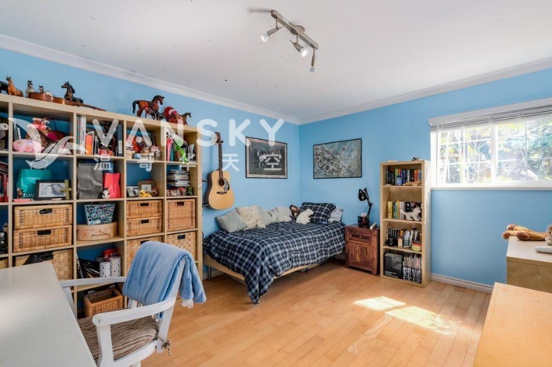 260618091839_downstair big bedroom.JPG